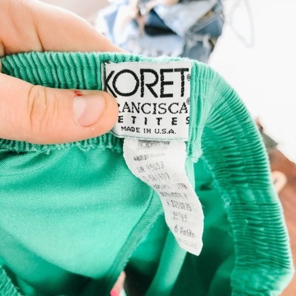 Vintage Elastic High Waisted Green Shorts - Picture 6 of 8